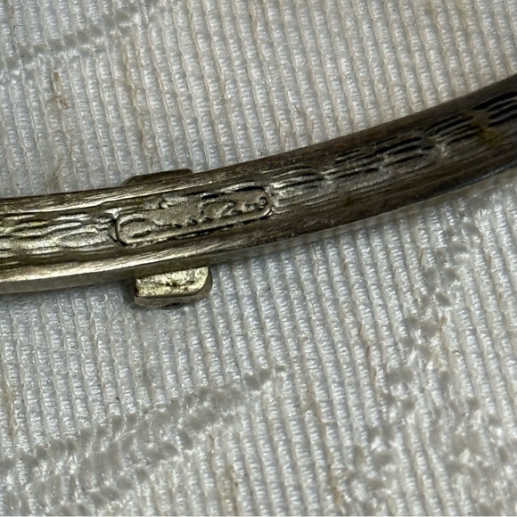 Vintage 1970’s Oscar de la Renta Bangle Bracelet Set. Antique look. Weighs‎ 2oz. - Picture 5 of 8